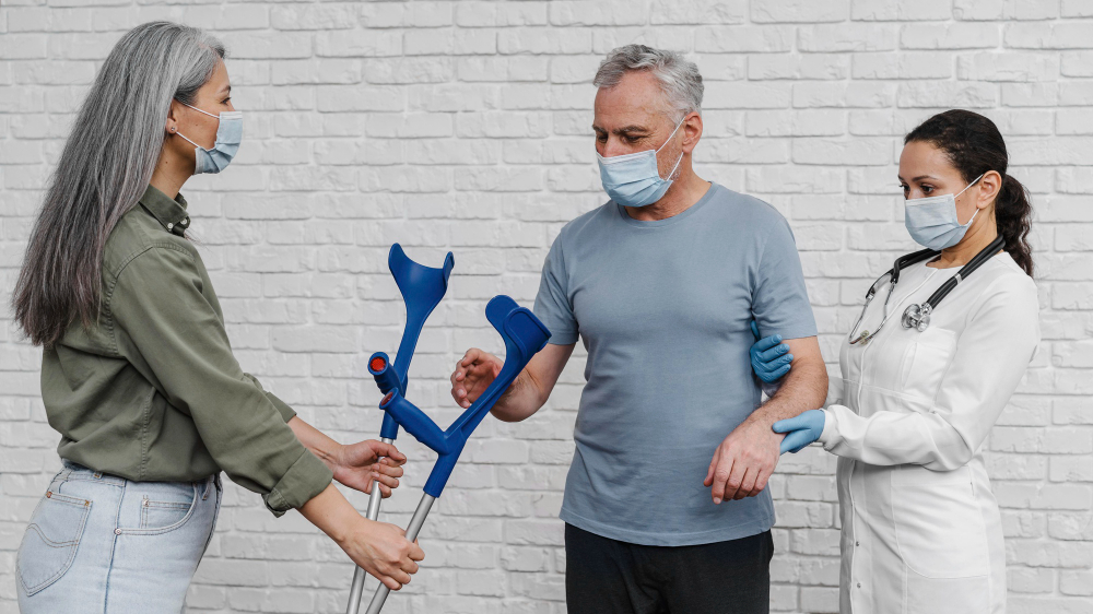 AYUDA A LOS MAS NECESESITADOS DONA ROPA Y AYUDA